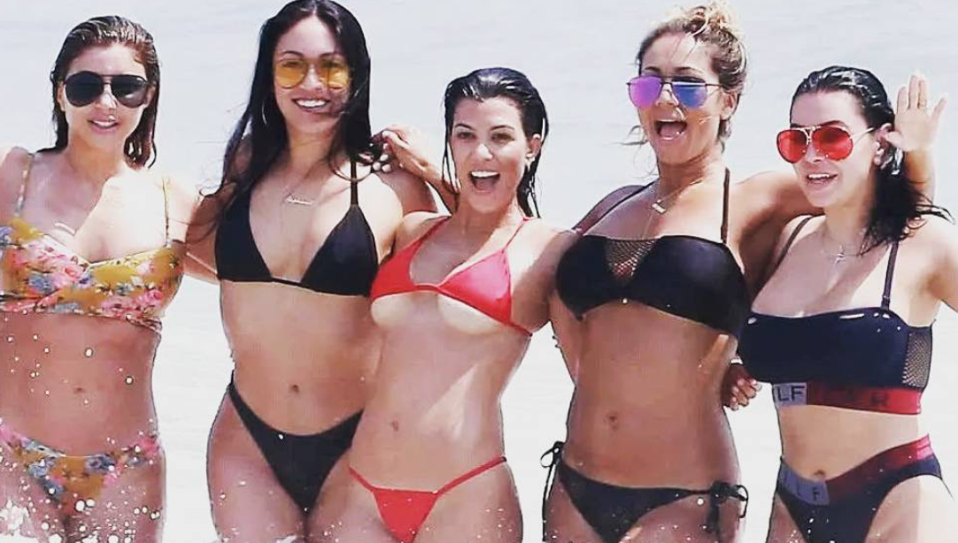 kourtney kardashian underboob