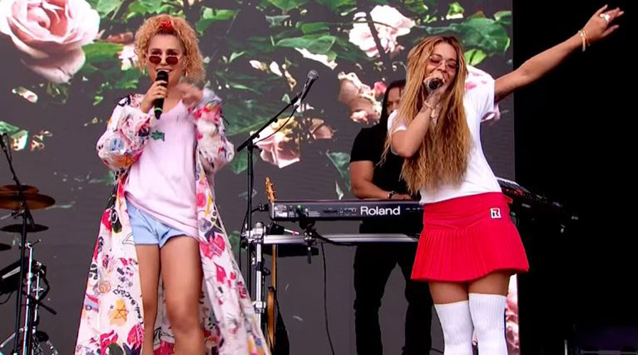 ora single hispanic girls Rita ora’s raunchy new single girls was penned about her relationship with model cara delevingne– and hints that they were more than just friends. ora single hispanic girls Rita ora’s raunchy new single girls was penned about her relationship with model cara delevingne– and hints that they were more than just friends.