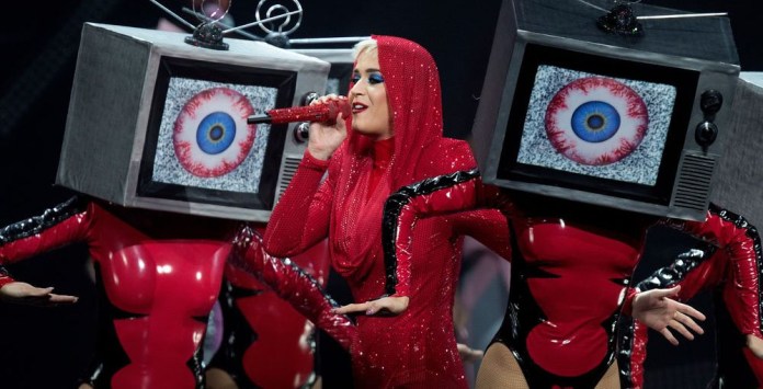 Katy Perry - Witness The Tour - Hit Channel
