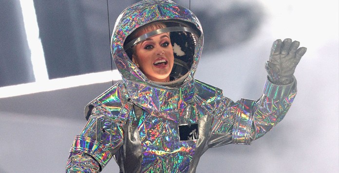 Katy Perry - MTV Video Music Awards - VMA 2017 (space suit) - Hit Channel
