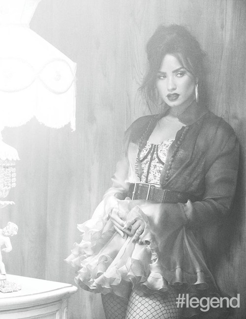 Demi Lovato - Legend - Hit Channel