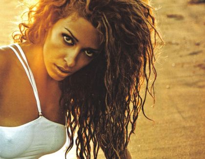 94663_foureira1_123_92lo