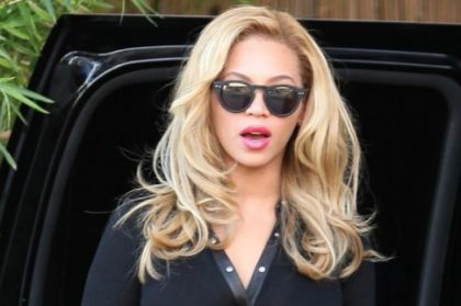 Beyonce-Knowles-New-Blond-Bombshell-Hair1