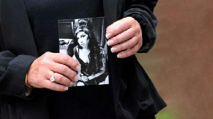 amy winehouse_dead_foto