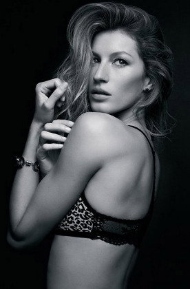 gisele-intimates-burlesque-0911-1