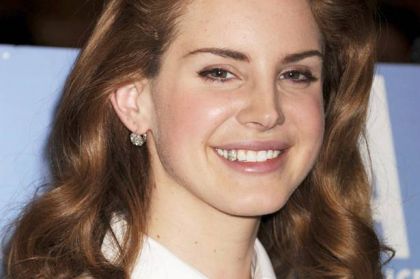 DIAMONDTOOTHSTORYLanaDelReyPerformsinConcertheldattheAmoebaMusicinLosAngelesCalifornia