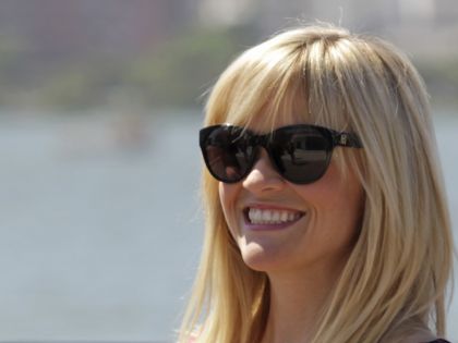 Reese Witherspoonpregnant1