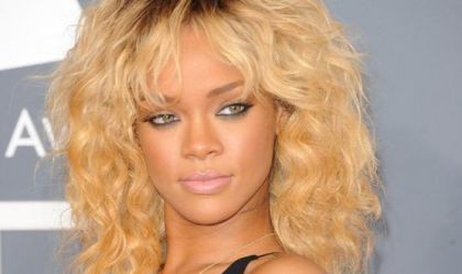 rihanna-simmons