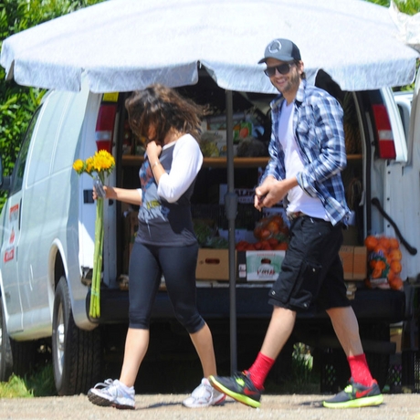 ashton kutcher mila kunis dating together 0007 Layer 3 full