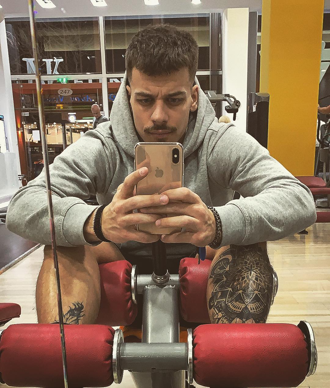 Instagram@giorgoskostouros 
