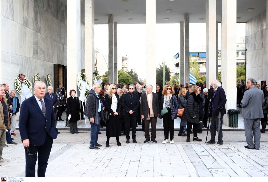 Βασίλης Βασιλικός κηδεία