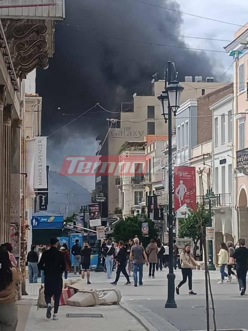 Φωτιά σε κατάστημα στην Πάτρα