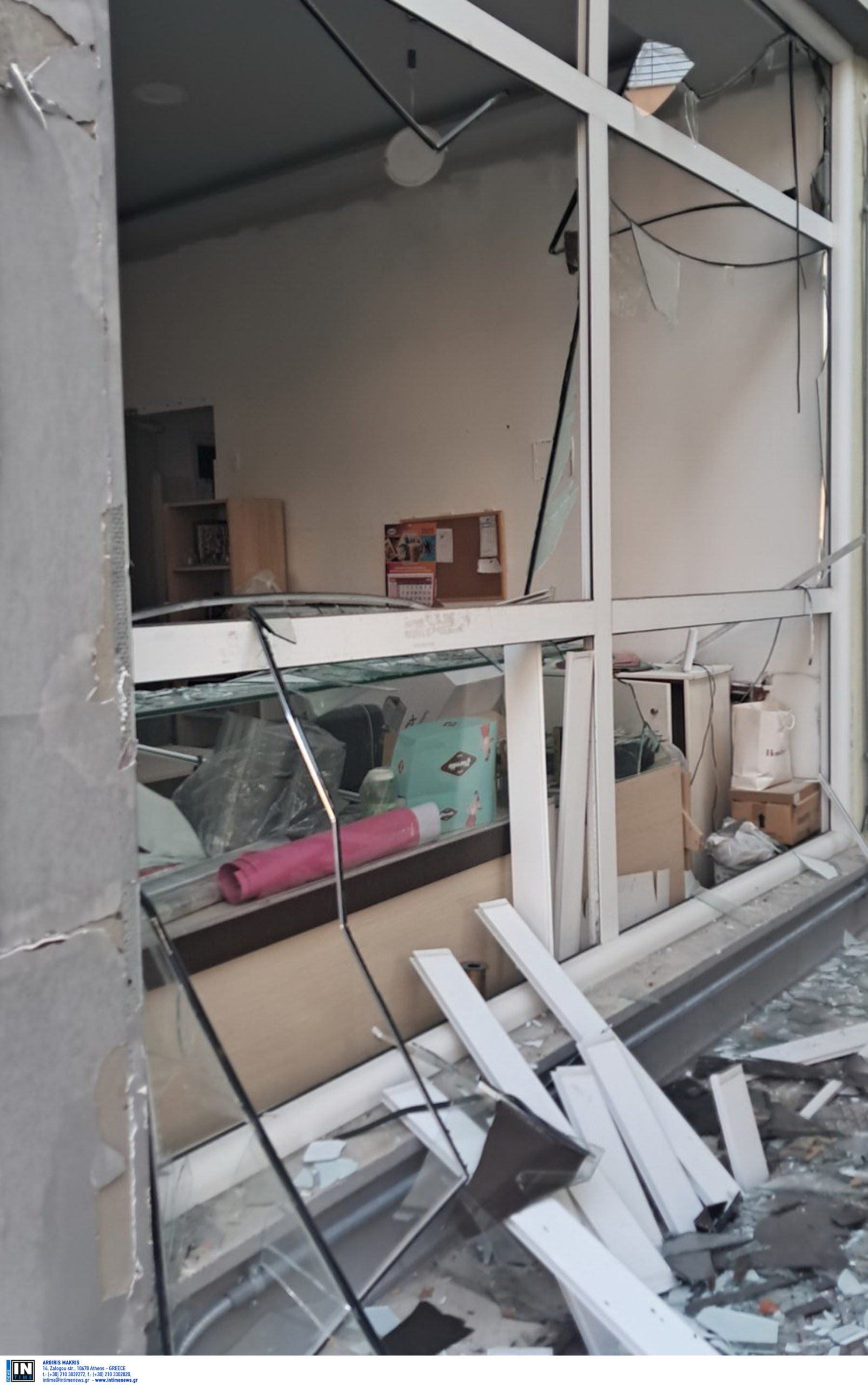 Θεσσαλονίκη: Ισχυρή έκρηξη σε ισόγειο διαμέρισμα πολυκατοικίας – Τραυματίστηκαν δύο άτομα, εξετάζεται το ενδεχόμενο τρομοκρατικής ενέργειας