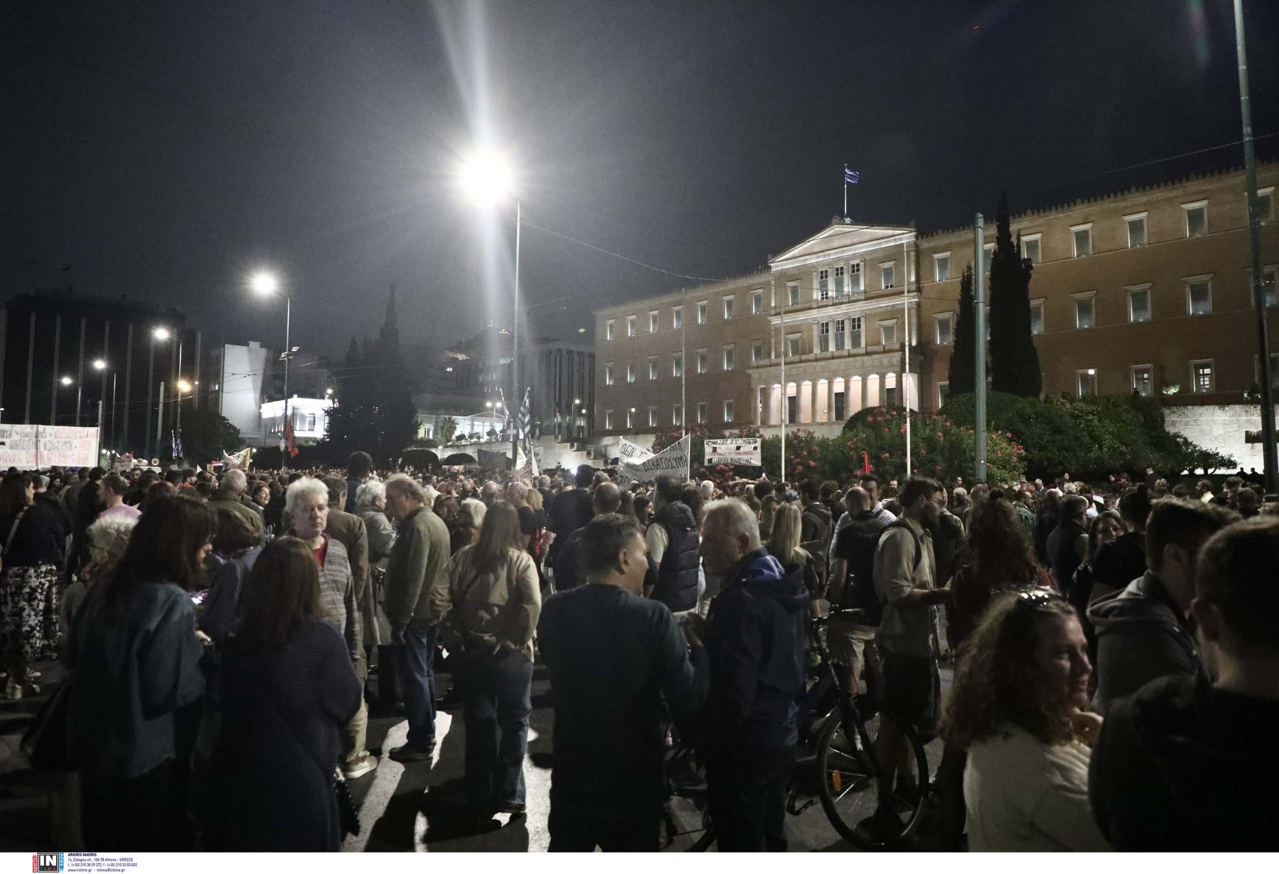 Πάνος Ρούτσι, Σύνταγμα, συγκέντρωση