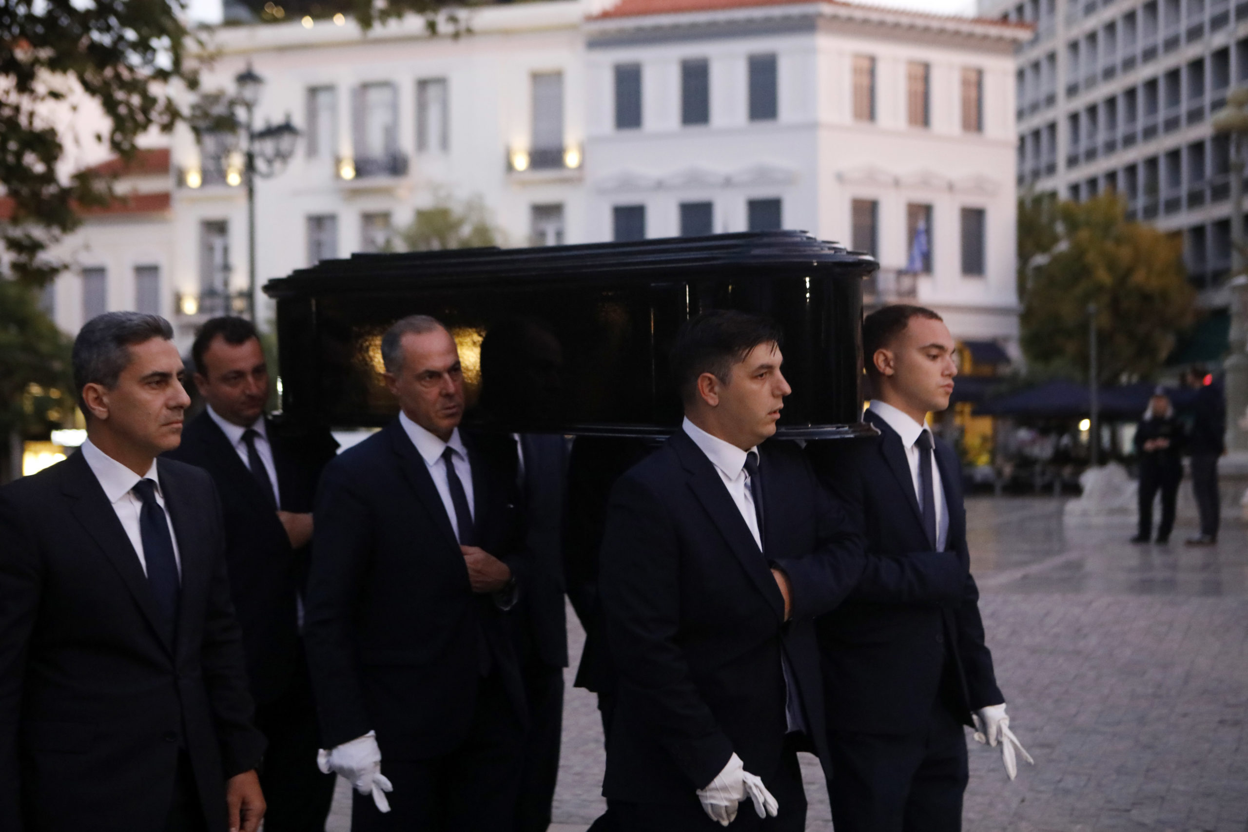σορός, κηδεία, Διονύσης Σαββόπουλος