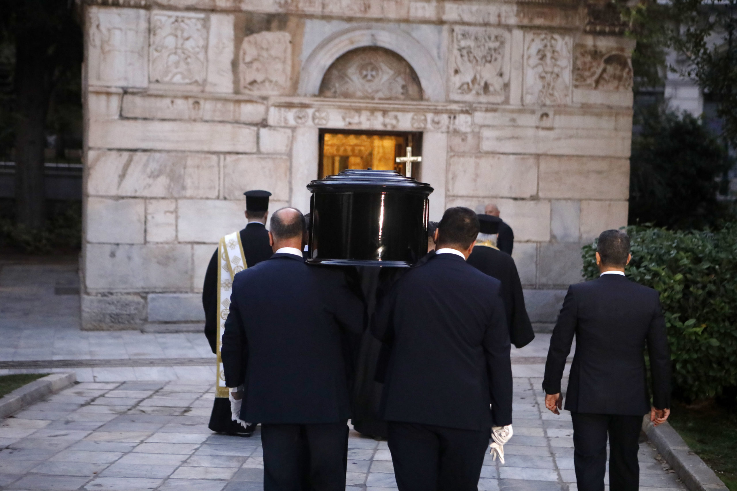 σορός, κηδεία, Διονύσης Σαββόπουλος