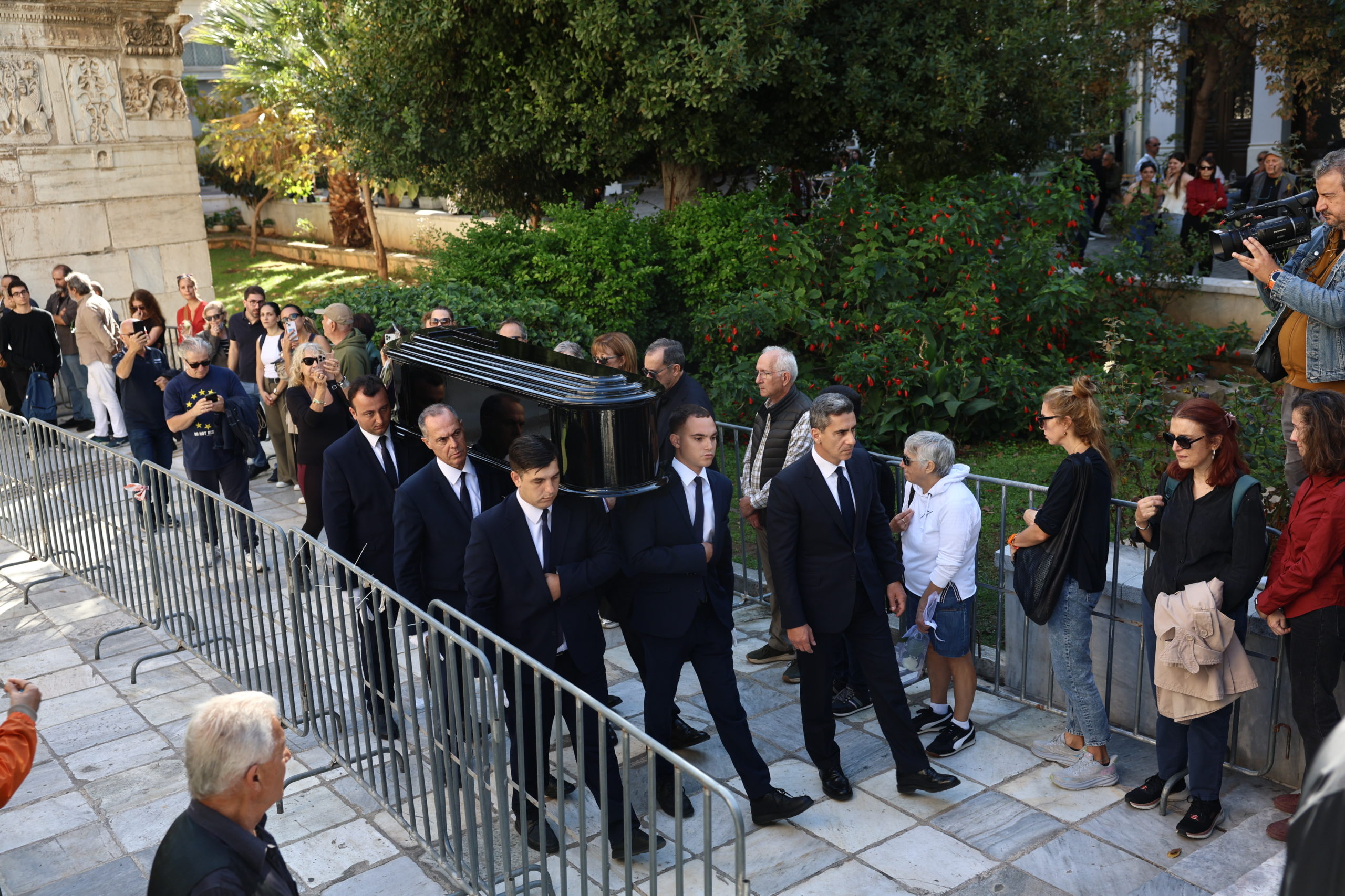 σορός, κηδεία, Διονύσης Σαββόπουλος