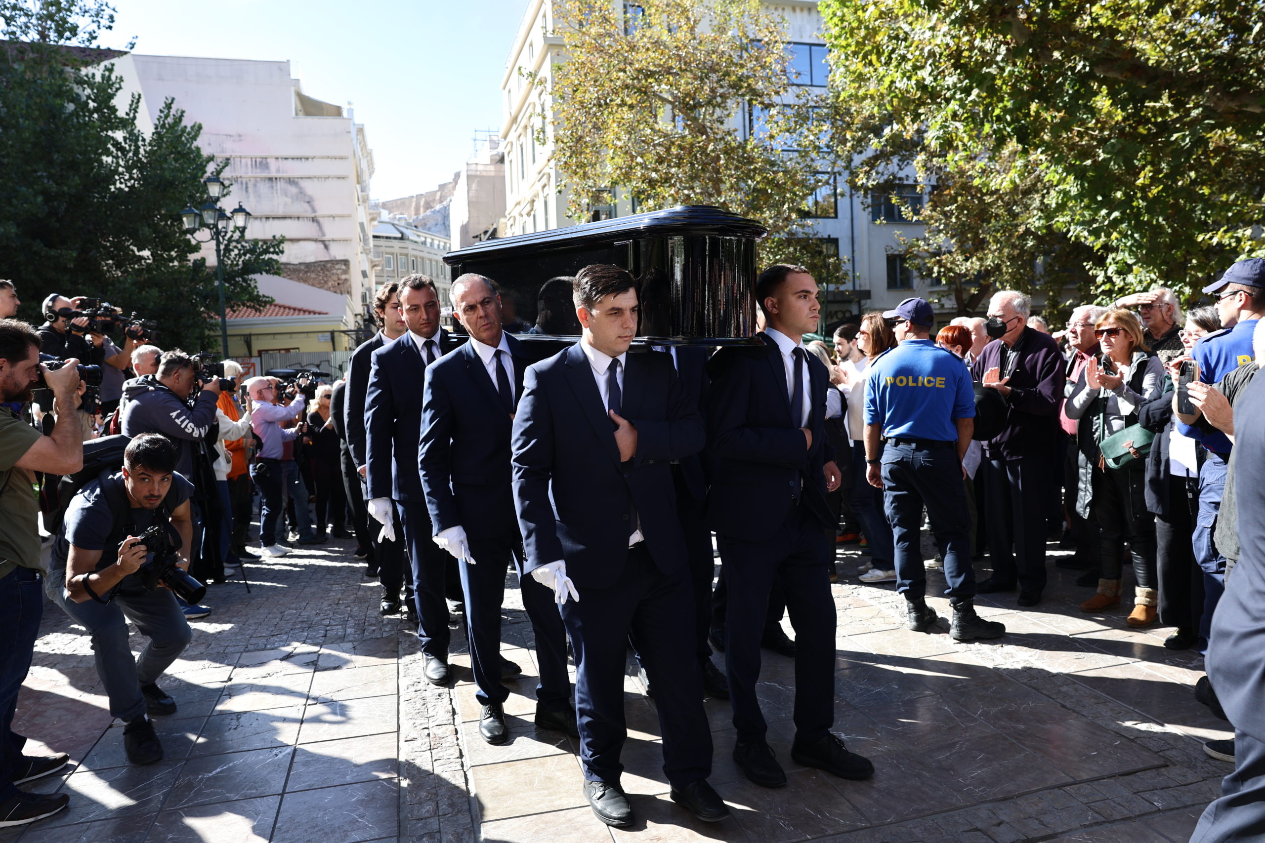 σορός, κηδεία, Διονύσης Σαββόπουλος