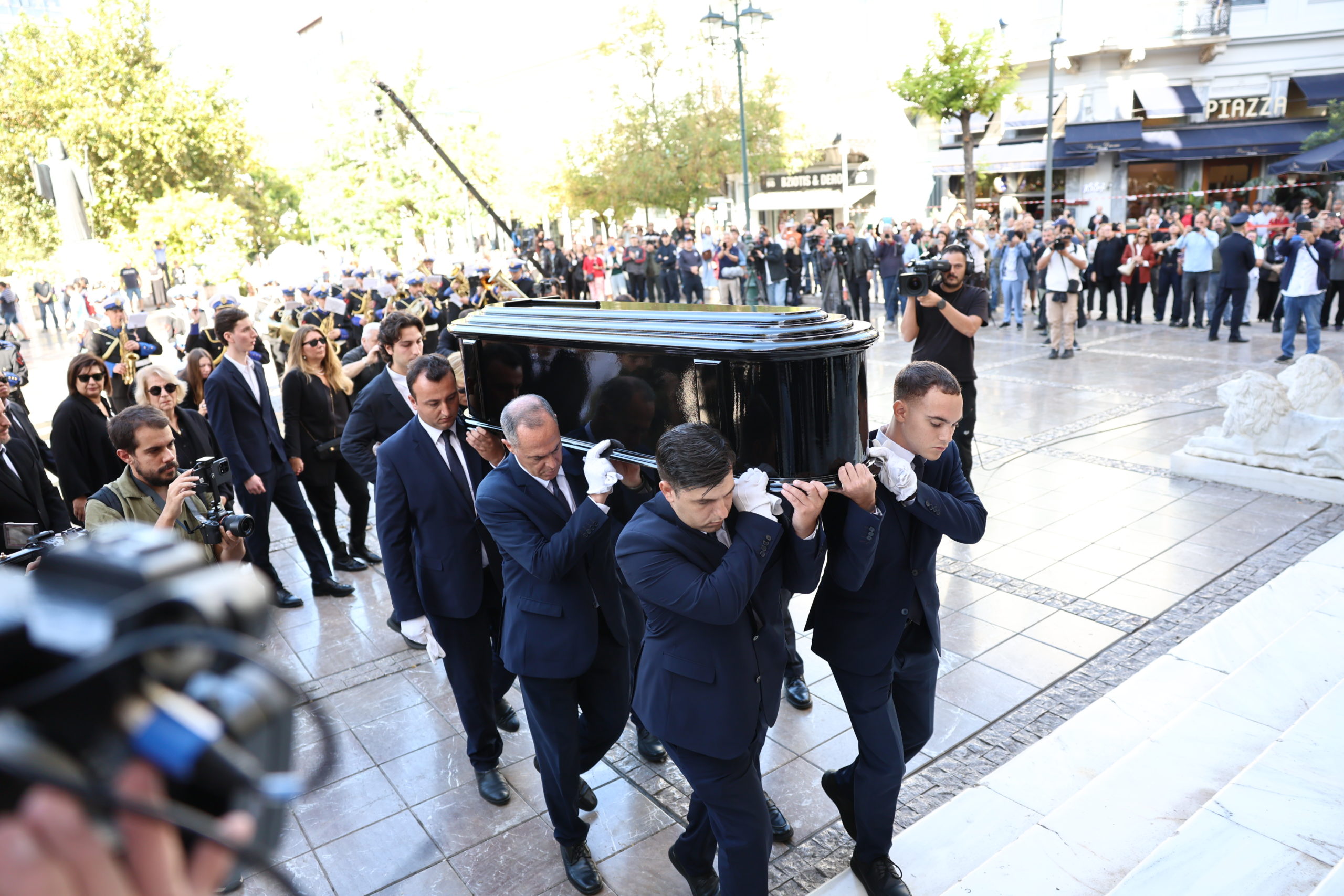 σορός, κηδεία, Διονύσης Σαββόπουλος