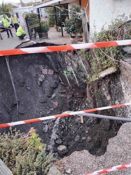 Αιτωλοακαρνανία, Φυτείες, κρατήρας