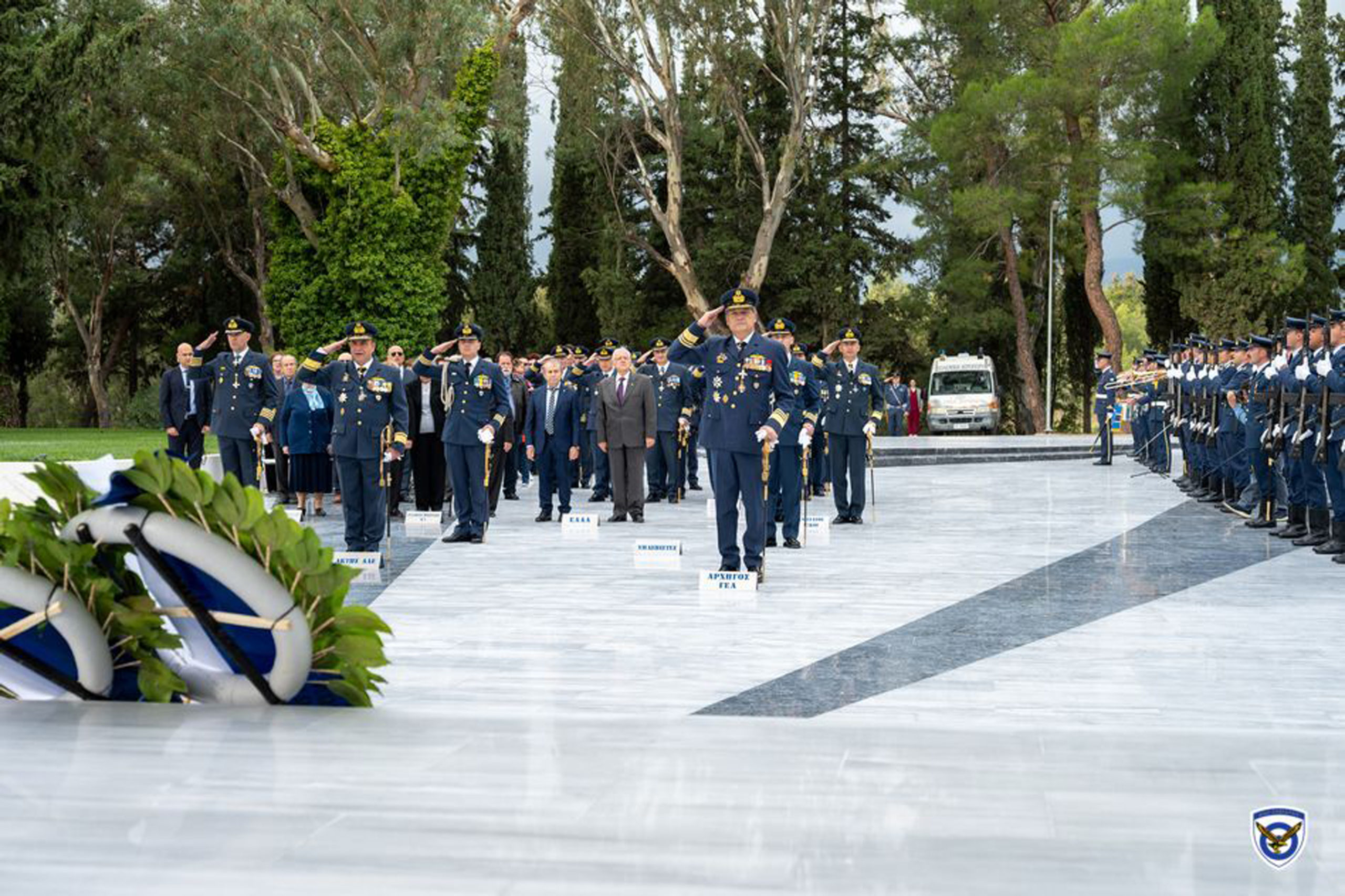 Επιμνημόσυνη δέηση στο μνημείο Πεσόντων Αεροπόρων στην αεροπορική βάση Δεκέλειας