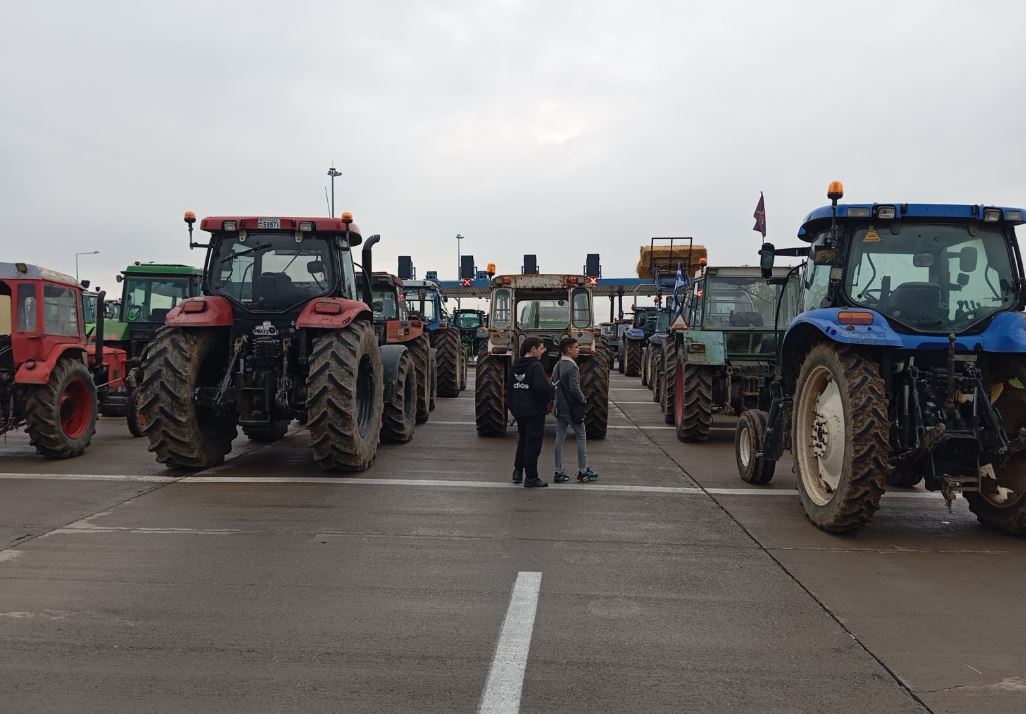 Αγρότες, Τρίκαλα, διόδια του Λόγγου