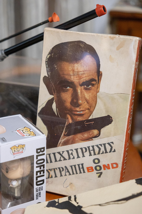 ΤΖΕΙΜΣ ΜΠΟΝΤ