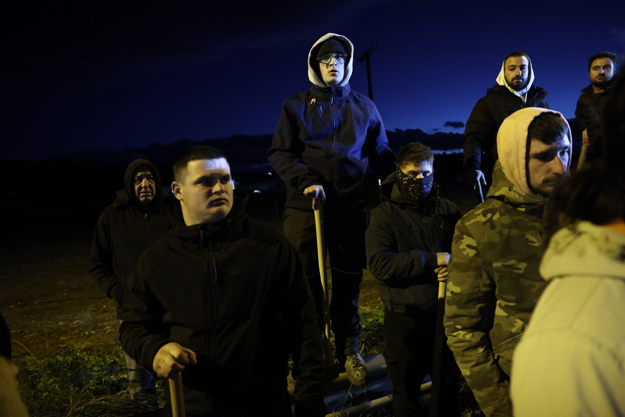 Θήβα, Αγρότες, μπλόκο, ένταση, φωτιά