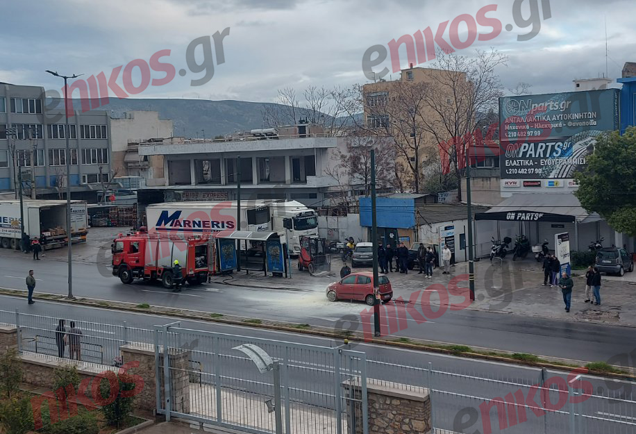 Φωτιά, αυτοκίνητο, πειραιώς