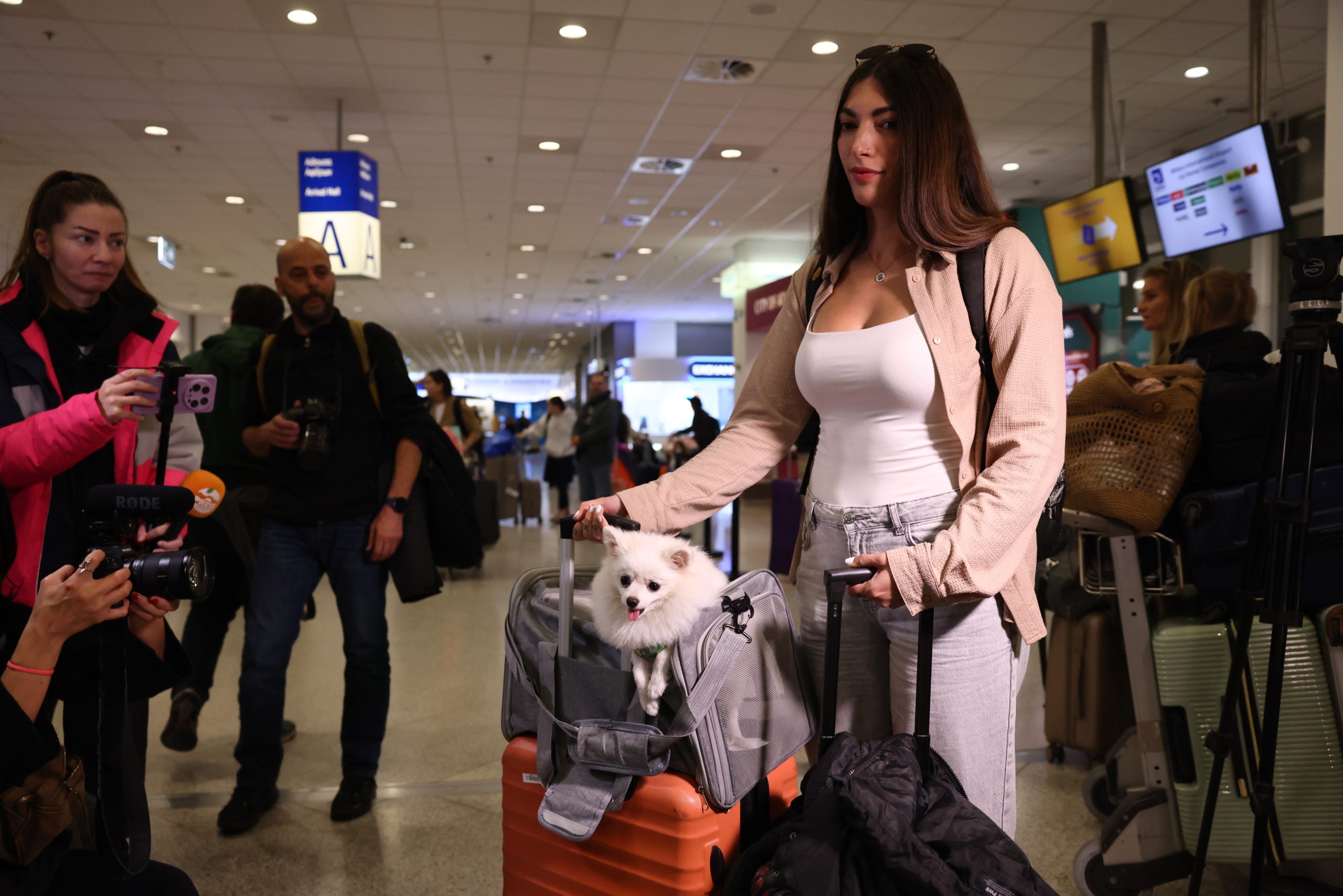 Επαναπατρισμός εγκλωβισμένων στο Άμπου Ντάμπι, Ελ. Βενιζέλος