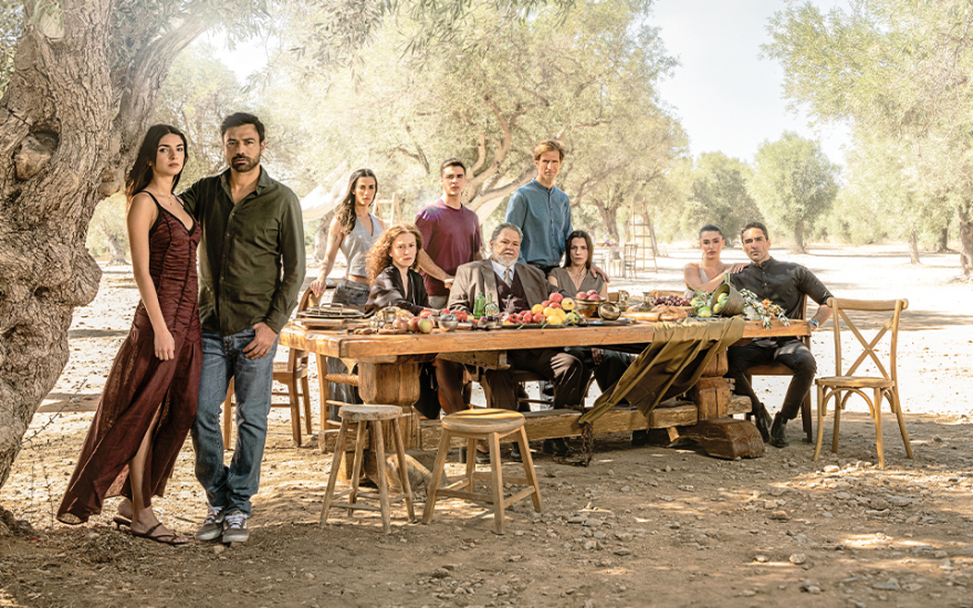 Ποια σίριαλ κόβονται λόγω ΕΚΚΟΜΕΔ και τηλεθέασης, οι δύο σειρές που συνεχίζουν και του χρόνου