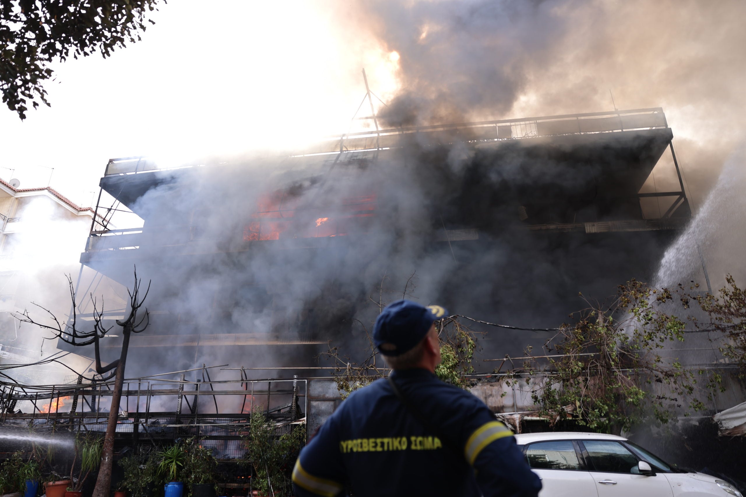 Φωτιά σε επαγγελματικό χώρο στο Ίλιον