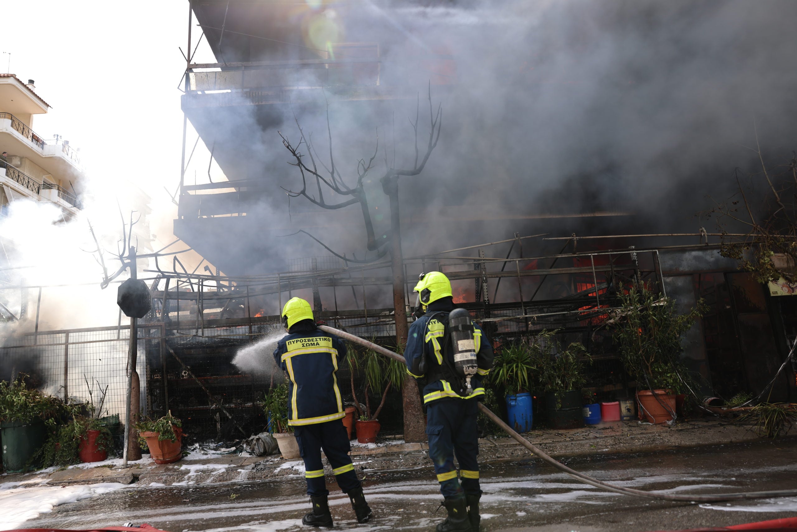 Φωτιά σε επαγγελματικό χώρο στο Ίλιον