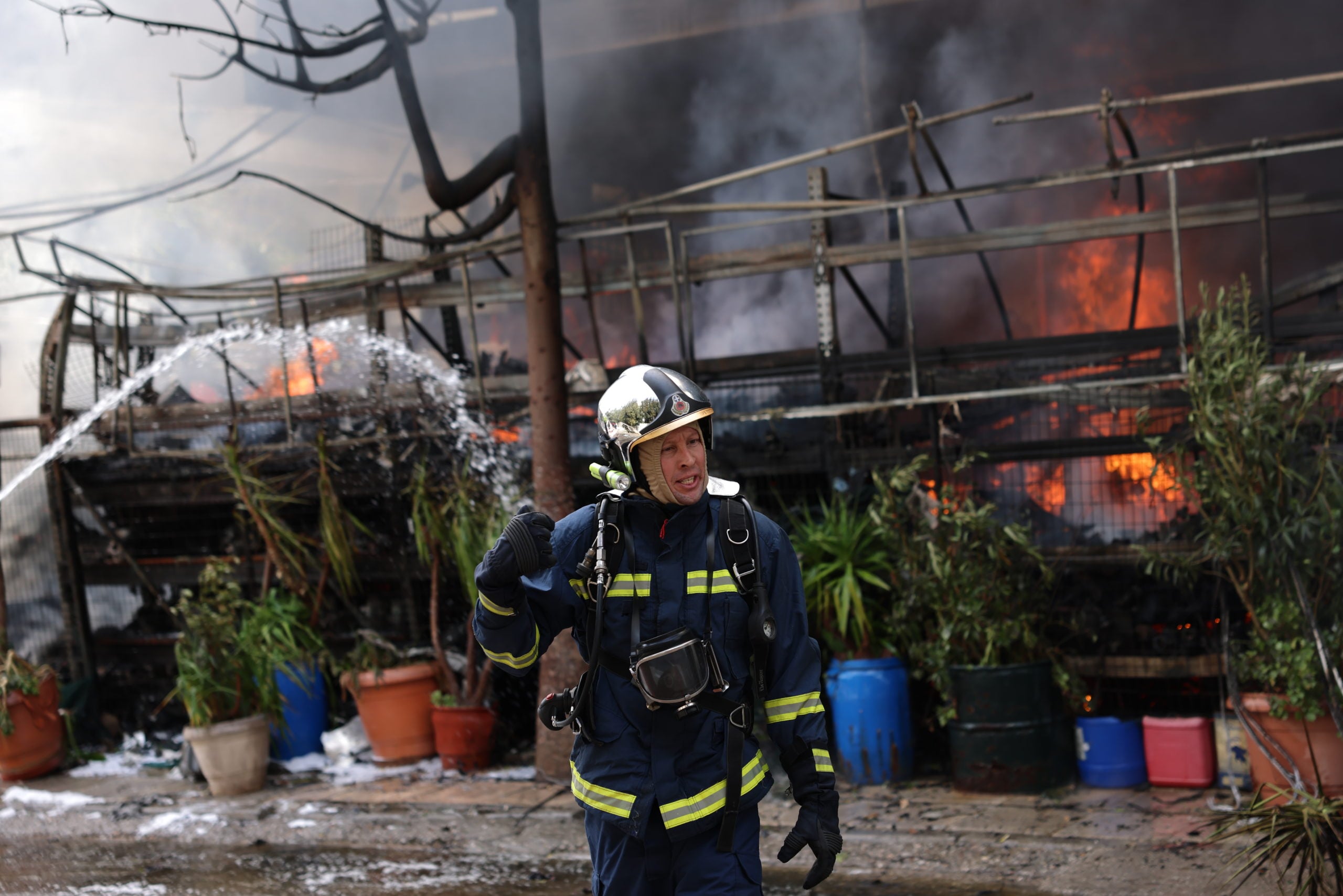 Φωτιά σε επαγγελματικό χώρο στο Ίλιον