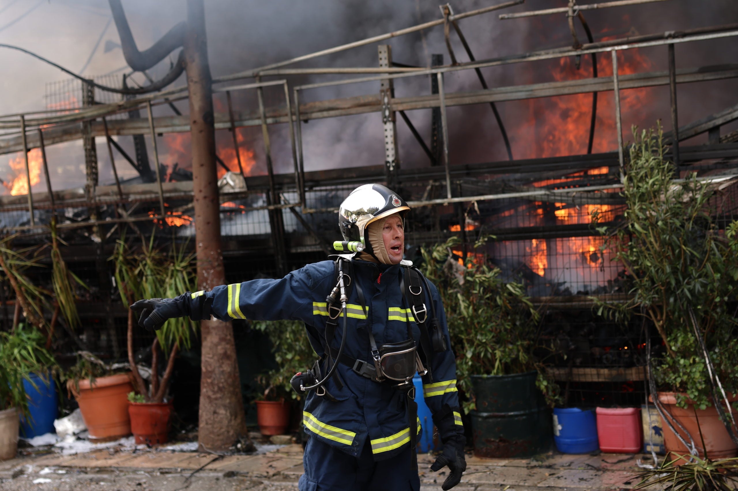 Φωτιά σε επαγγελματικό χώρο στο Ίλιον