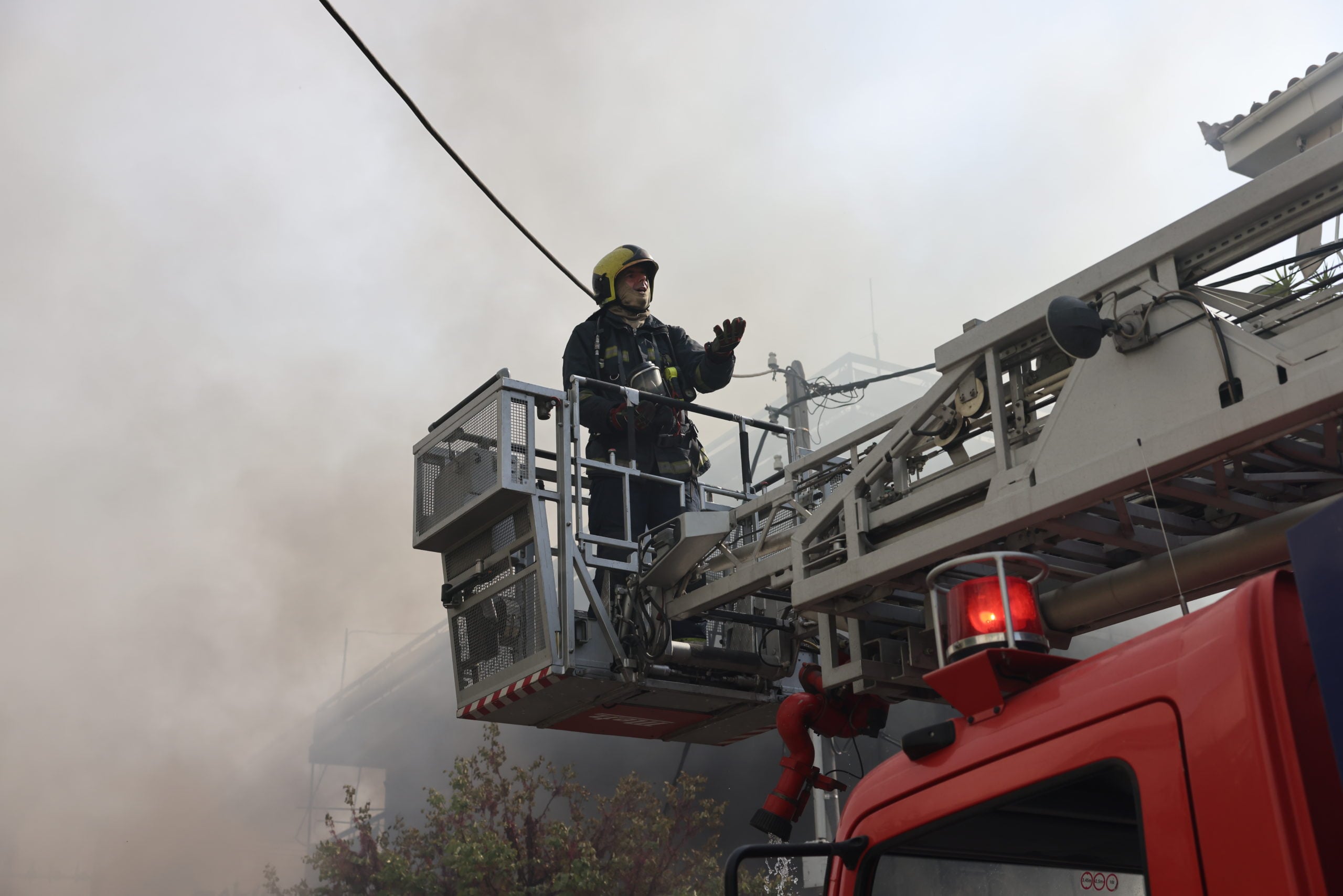 Φωτιά σε επαγγελματικό χώρο στο Ίλιον