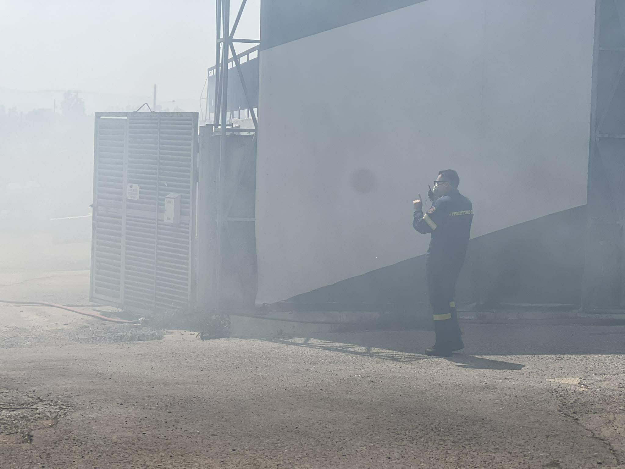 Καλαμάτα - Φωτιά σε επιχείρηση