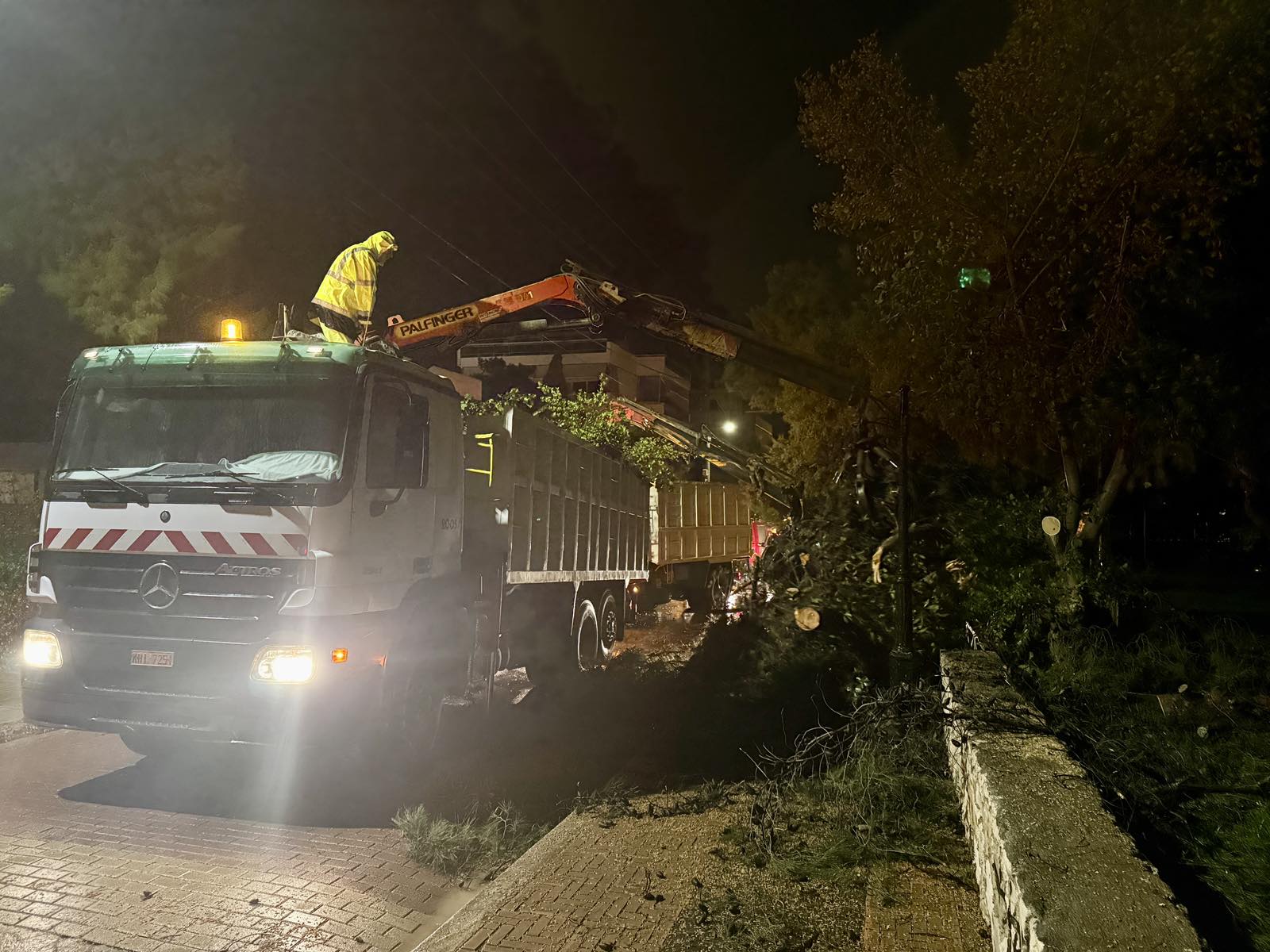 κακοκαιρία, «Erminio», Βάρη, Βούλα, Βουλιαγμένη, πτώσεις δέντρων