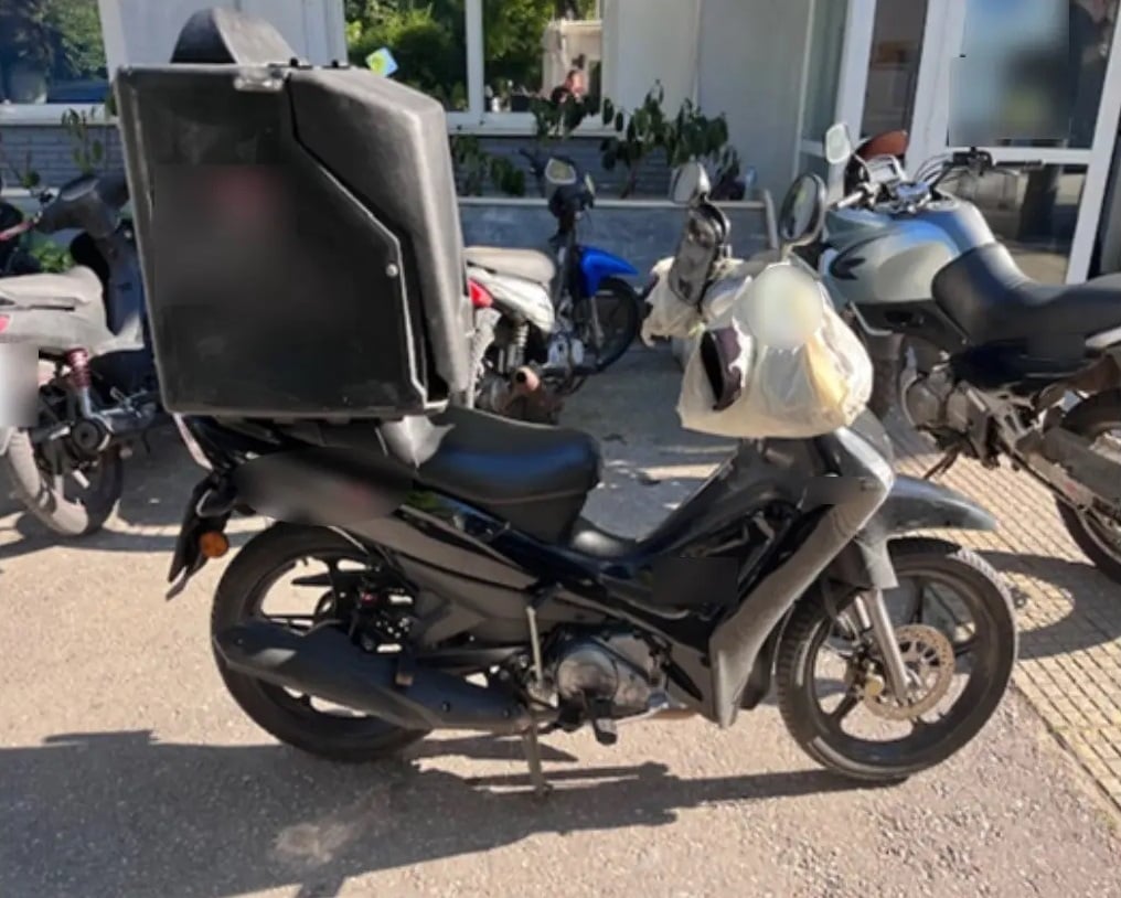 Κηφισιά, επιθέσεις, πέτρες, διανομέας