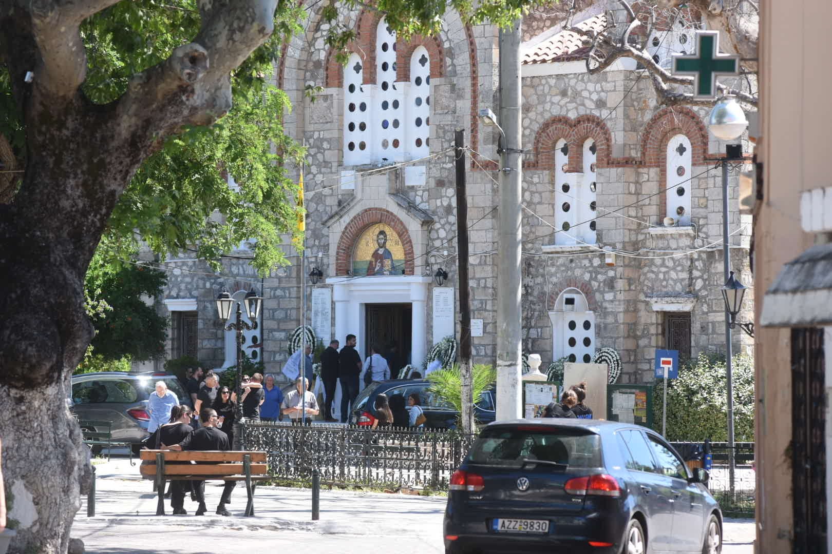 ΕΞΟΔΙΟΣ ΑΚΟΛΟΥΘΙΑ ΤΗΣ 54ΧΡΟΝΗΣ ΜΗΤΕΡΑΣ ΚΑΙ ΤΟΥ 26ΧΡΟΝΟΥ ΓΙΟΥ ΠΟΥ ΔΟΛΟΦΟΝΗΘΗΚΑΝ ΣΤΟΝ ΛΟΓΓΟ ΑΙΓΙΑΛΕΙΑΣ