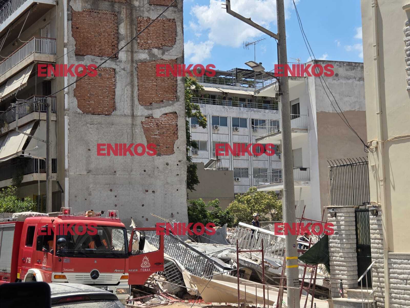 Πετράλωνα- κατάρρευση πολυκατοικίας