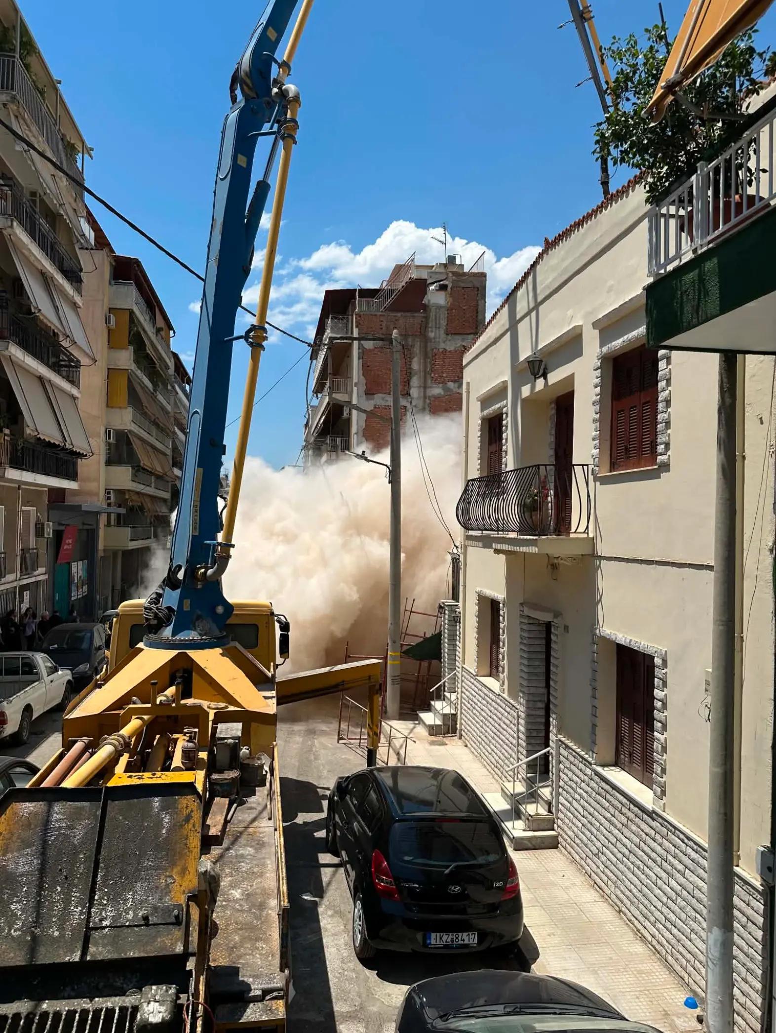 Πετράλωνα, κατάρρευση πολυκατοικίας, καρέ καρέ