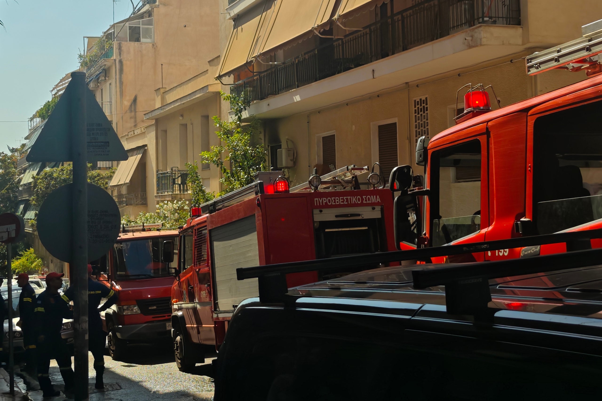 Φωτιά σε διαμέρισμα στα Πατήσια. Νεκρή μία ηλικιωμένη