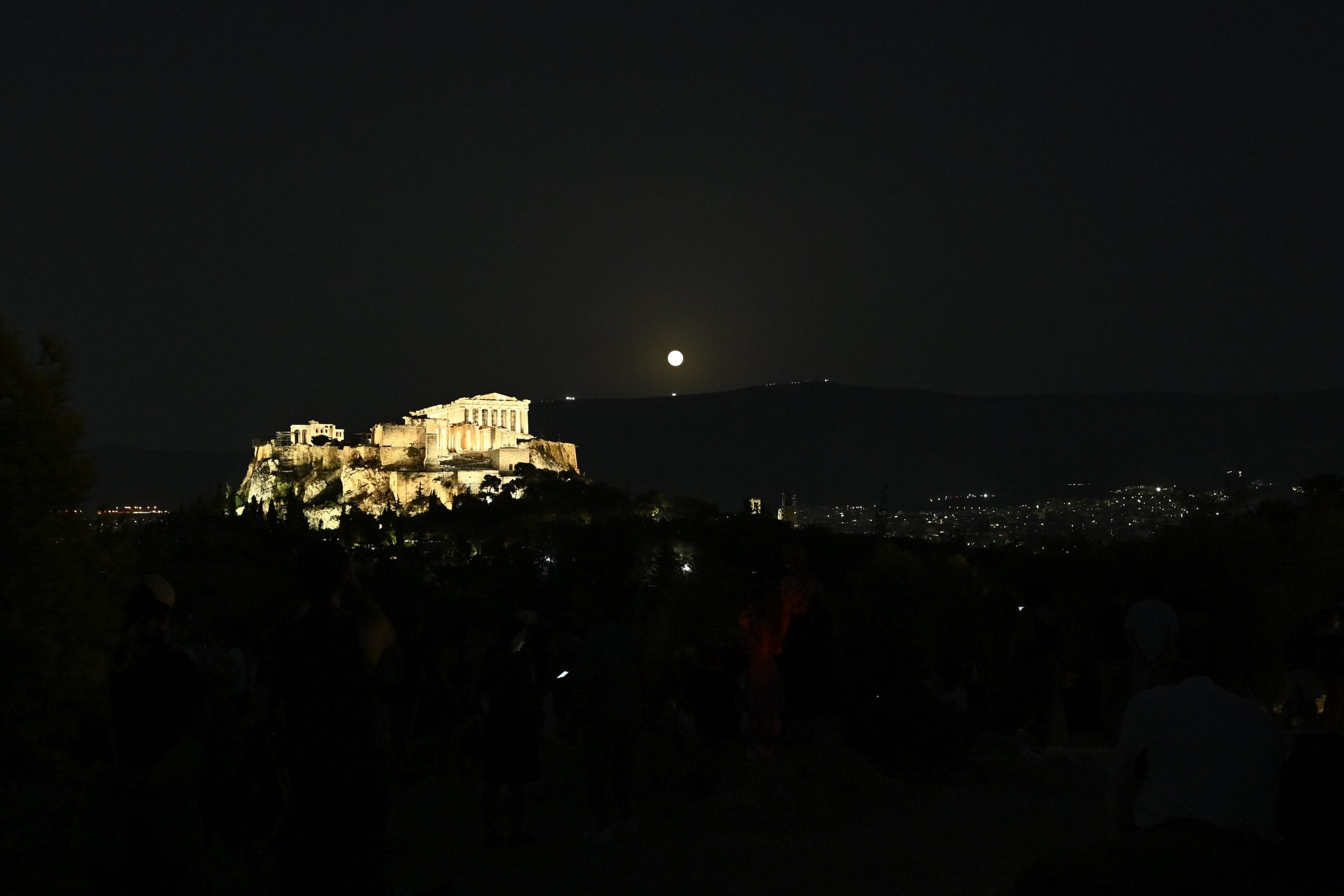 ΑΥΓΟΥΣΤΙΑΤΙΚΗ ΠΑΝΣΕΛΗΝΟΣ ΑΠΟ ΤΟΝ ΛΟΦΟ ΤΗΣ ΠΝΥΚΑ