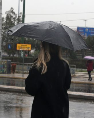 Καιρός: Νεφώσεις και τοπικές βροχές την Δευτέρα – Μέχρι και 26 βαθμούς ο υδράργυρος