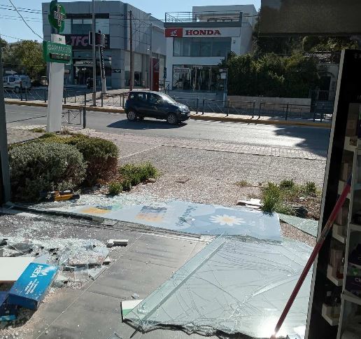 Νέα Μάκρη, φαρμακείο, αυτοκίνητο