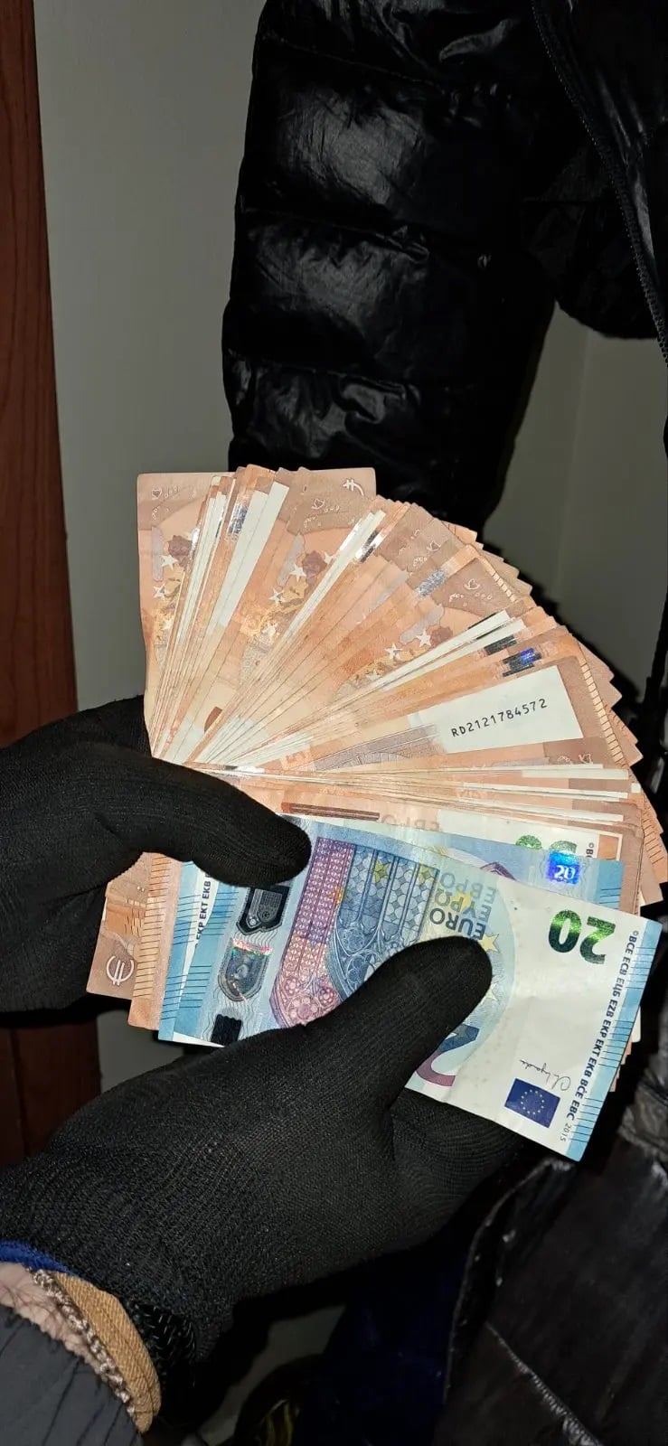 Απάτη, ΜΚΟ, Δωρεές, εγκληματική οργάνωση