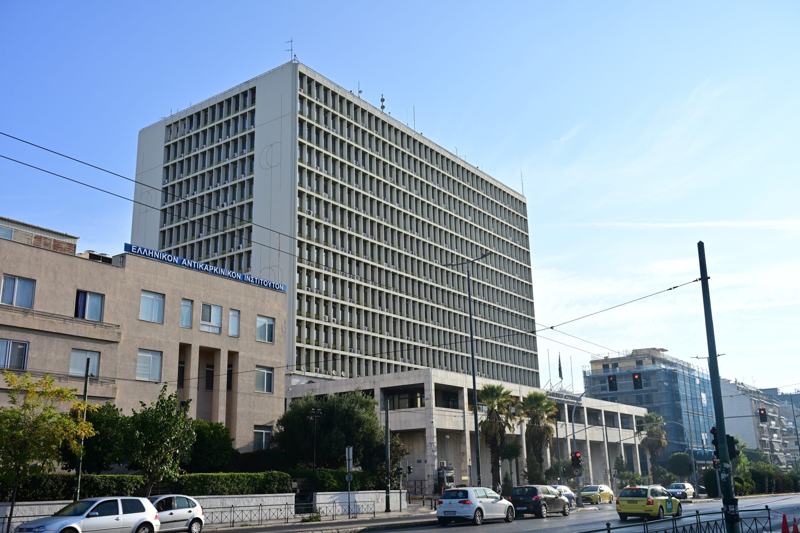 ΕΥΕΛΠΙΔΩΝ - ΜΕΤΑΓΩΓΗ ΣΤΟΝ ΑΝΑΚΡΙΤΗ ΤΟΥ ΠΡΟΕΔΡΟΥ ΤΟΥ ΛΑΟΣ ΚΑΙ ΤΗΛΕΠΑΡΟΥΣΙΑΣΤΗ ΦΙΛΙΠΠΟΥ ΚΑΜΠΟΥΡΗ ΤΗΣ ΣΥΖΥΓΟΥ ΤΟΥ ΑΝΝΑΣ ΣΥΝΟΥΛΗ ΚΑΙ ΤΩΝ ΥΠΟΛΟΙΠΩΝ ΜΕΛΩΝ ΤΗΣ ΕΓΚΛΗΜΑΤΙΚΗΣ ΟΡΓΑΝΩΣΗΣ ΓΙΑ ΑΠΑΤΗ ΣΕ ΒΑΡΟΣ ΤΟΥ ΕΦΚΑ