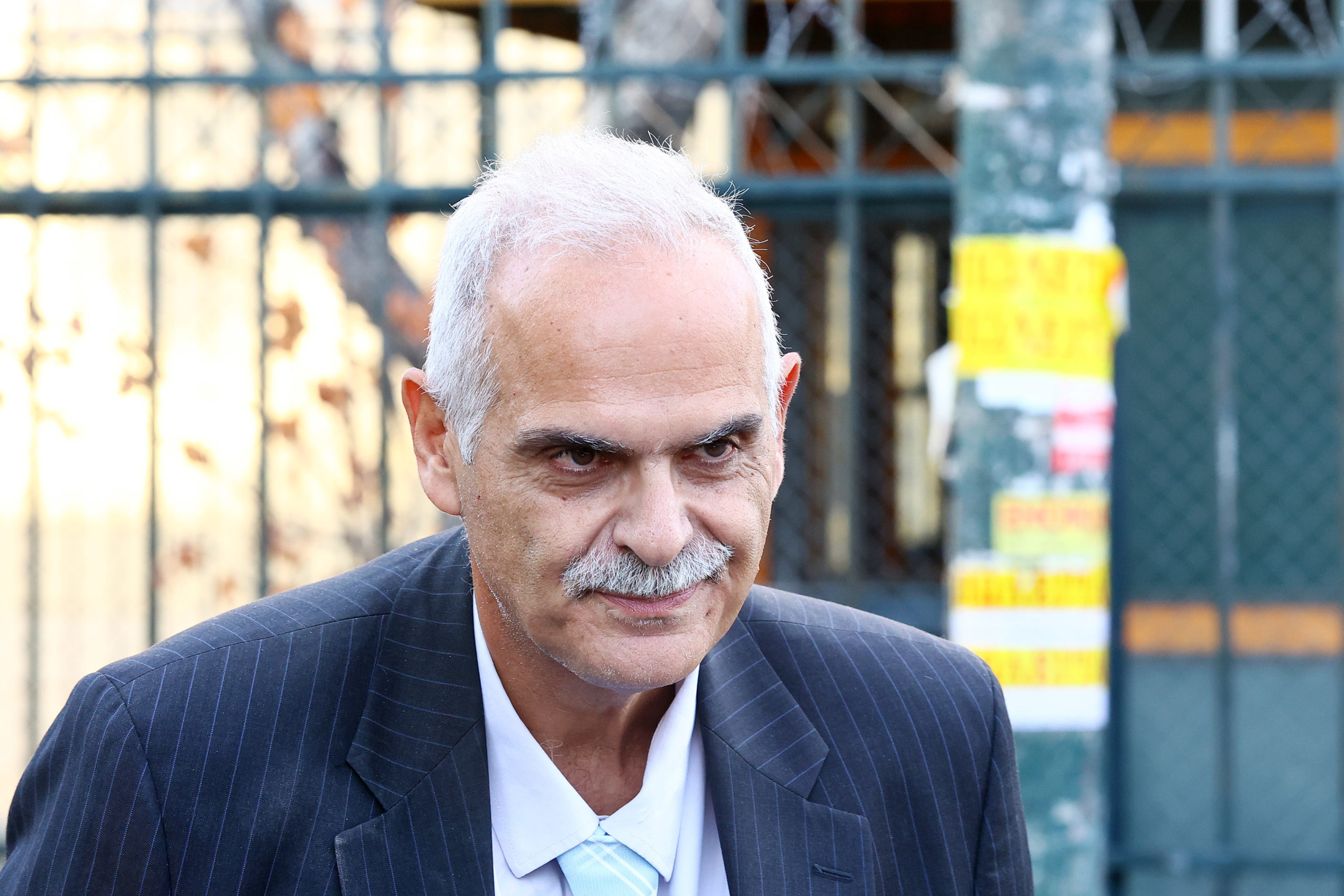 ΕΥΕΛΠΙΔΩΝ - ΜΕΤΑΓΩΓΗ ΣΤΟΝ ΑΝΑΚΡΙΤΗ ΤΟΥ ΠΡΟΕΔΡΟΥ ΤΟΥ ΛΑΟΣ ΚΑΙ ΤΗΛΕΠΑΡΟΥΣΙΑΣΤΗ ΦΙΛΙΠΠΟΥ ΚΑΜΠΟΥΡΗ ΤΗΣ ΣΥΖΥΓΟΥ ΤΟΥ ΑΝΝΑΣ ΣΥΝΟΥΛΗ ΚΑΙ ΤΩΝ ΥΠΟΛΟΙΠΩΝ ΜΕΛΩΝ ΤΗΣ ΕΓΚΛΗΜΑΤΙΚΗΣ ΟΡΓΑΝΩΣΗΣ ΓΙΑ ΑΠΑΤΗ ΣΕ ΒΑΡΟΣ ΤΟΥ ΕΦΚΑ